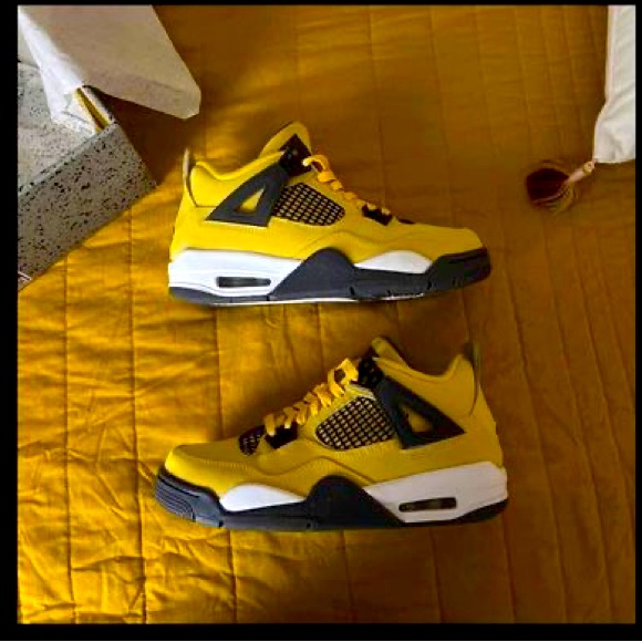 Air Jordan “Retro Lightning” (2021)